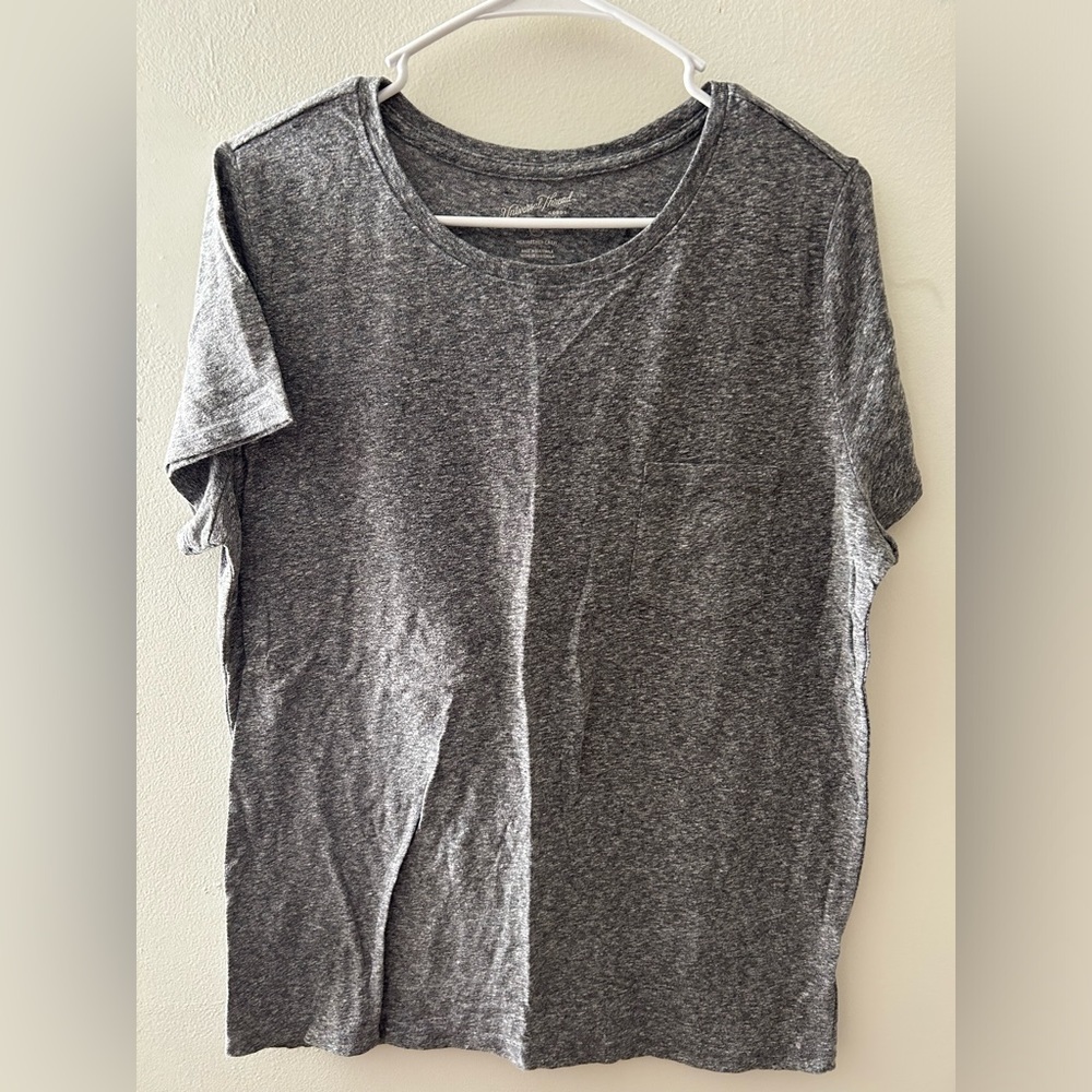 Women’s Universal Thread size XXL gray t-shirt great condition